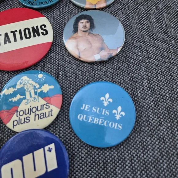 Lot Of 24 Pinback Buttons - Picture 5 of 11